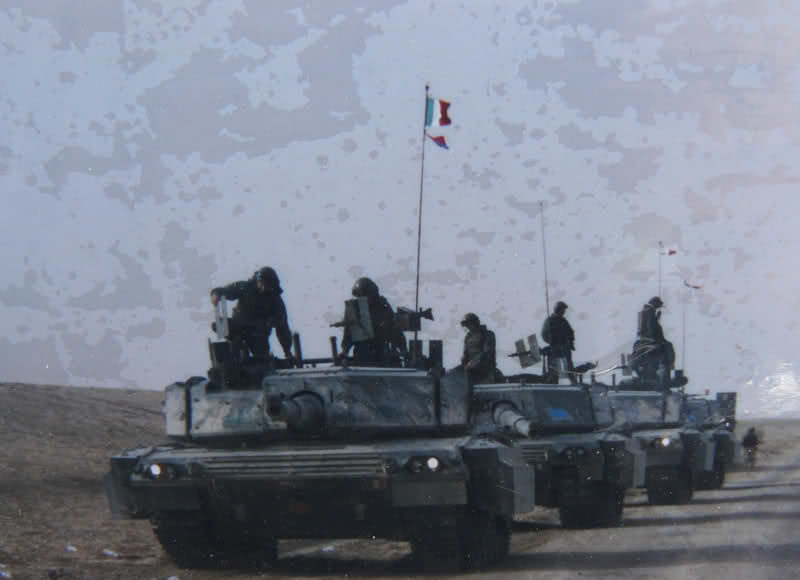 locandine esercito italiano con c1 ariete iraq 2001