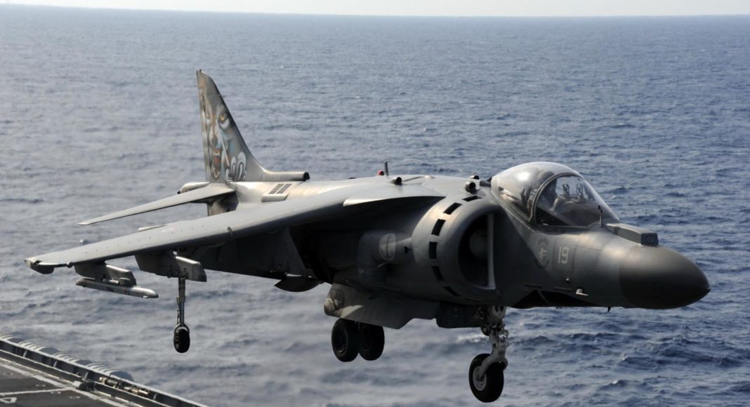 portaerei cavour marina militare aviazione av8b harrier plus